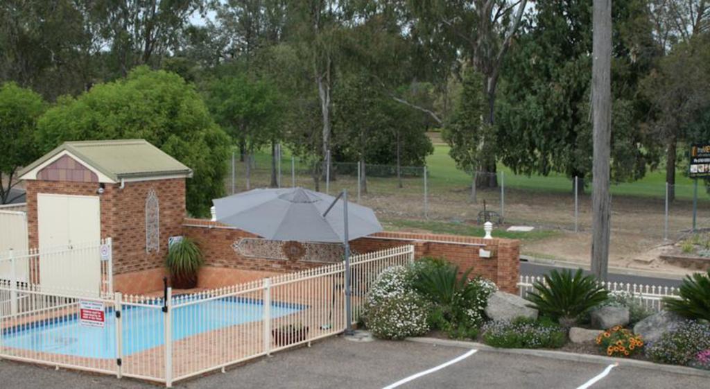 Golf Links Motel タムワース エクステリア 写真